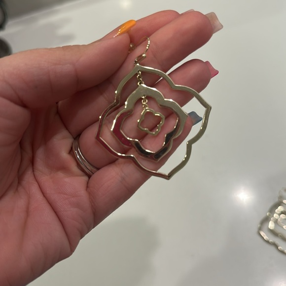 Kendra Scott Darenda earrings - Picture 2 of 2